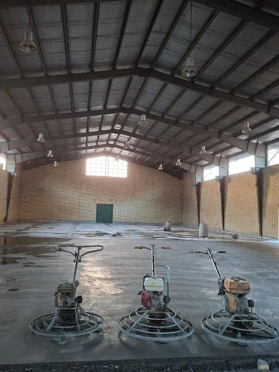 بتن ریزی ریزی ماله پروانه تراز لیرزی و کاتر|خدمات پیشه و مهارت|آستارا, |دیوار