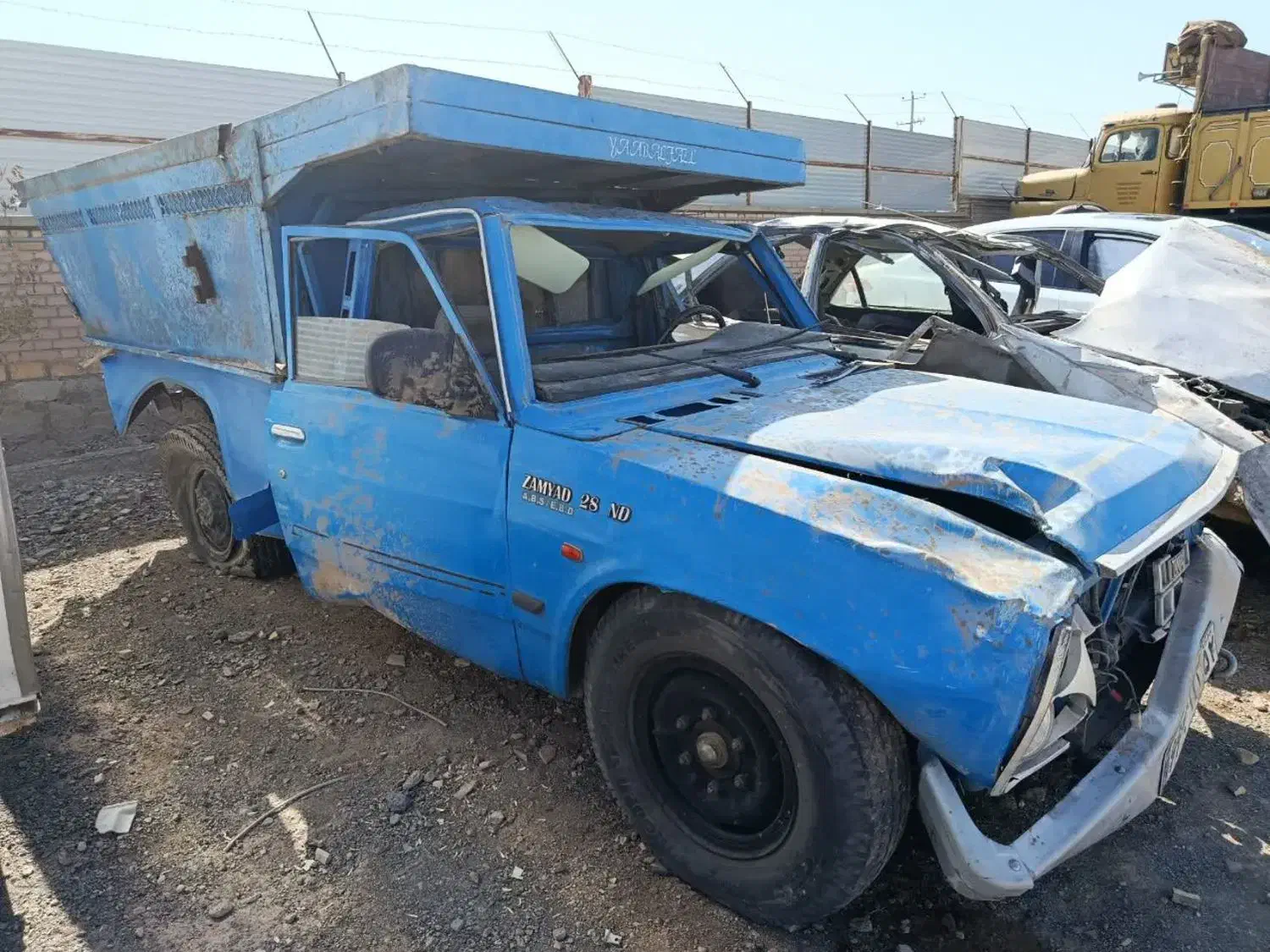 نیسان دیزل  تصادفی مدل 92کم کار و کم ضرب تناژ3500|خودرو سواری و وانت|بیرجند, |دیوار