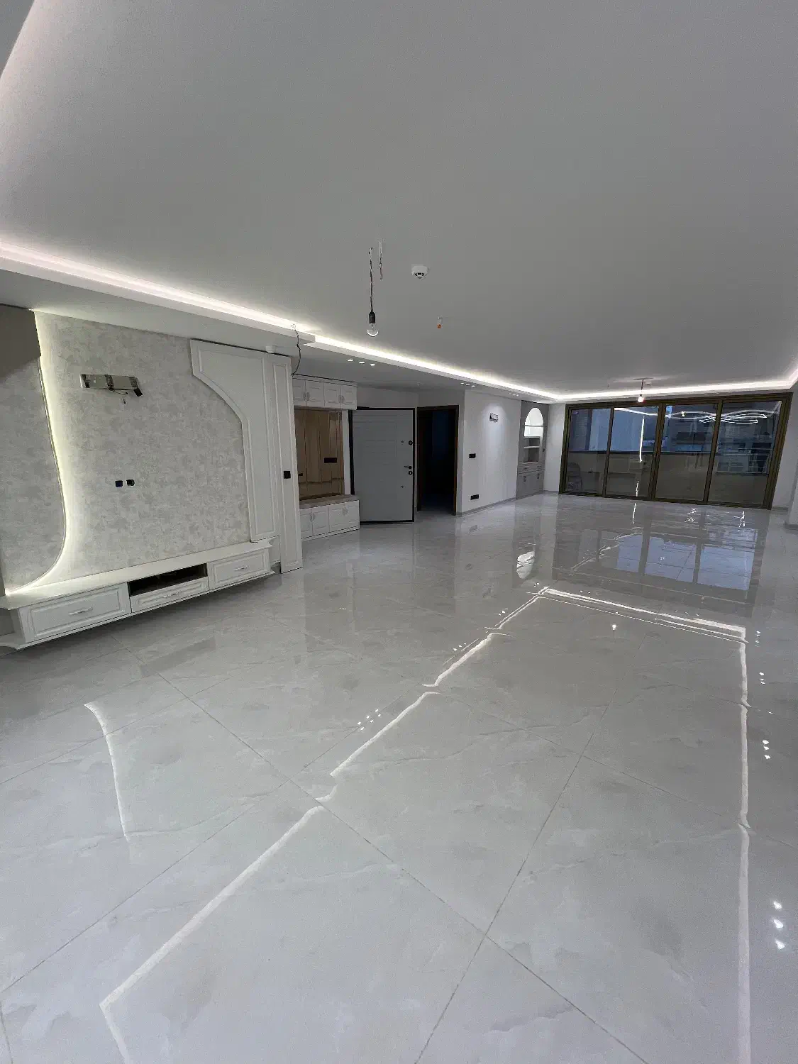 آپارتمان۱۹۵متر صفر مهرگان طبقه۳ویو ابدی۴خواب ۲مستر|فروش آپارتمان|اصفهان, گلزار|دیوار