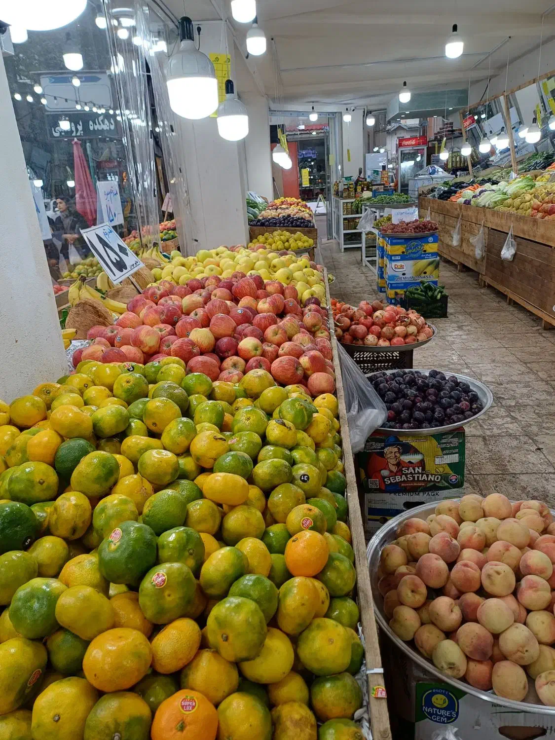 کار میوه فروشی|استخدام خدمات فروشگاه و رستوران|لاهیجان, قیام|دیوار