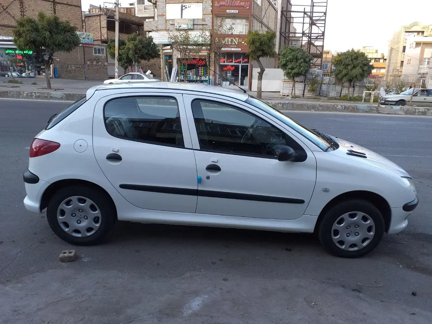 خودرو ۲۰۶ سفید|خودرو سواری و وانت|مرند, |دیوار