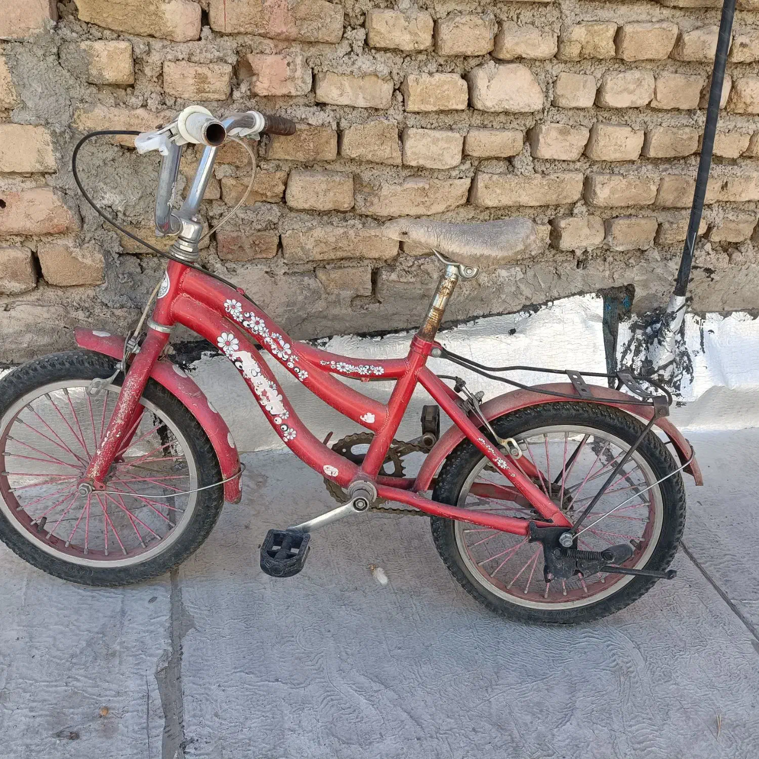 دوچرخه ۱۶|دوچرخه، اسکیت، اسکوتر|بومهن, |دیوار