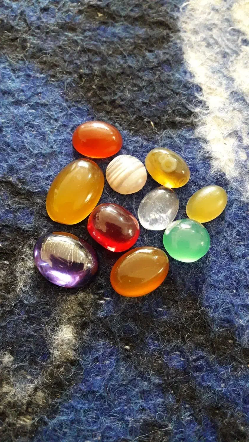 تعدادی سنگ|جواهرات|نهاوند, |دیوار