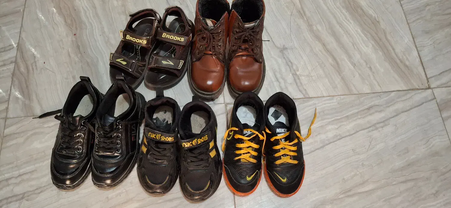 تعدادی کفش بچه گانه|کفش و لباس بچه|سراب, |دیوار