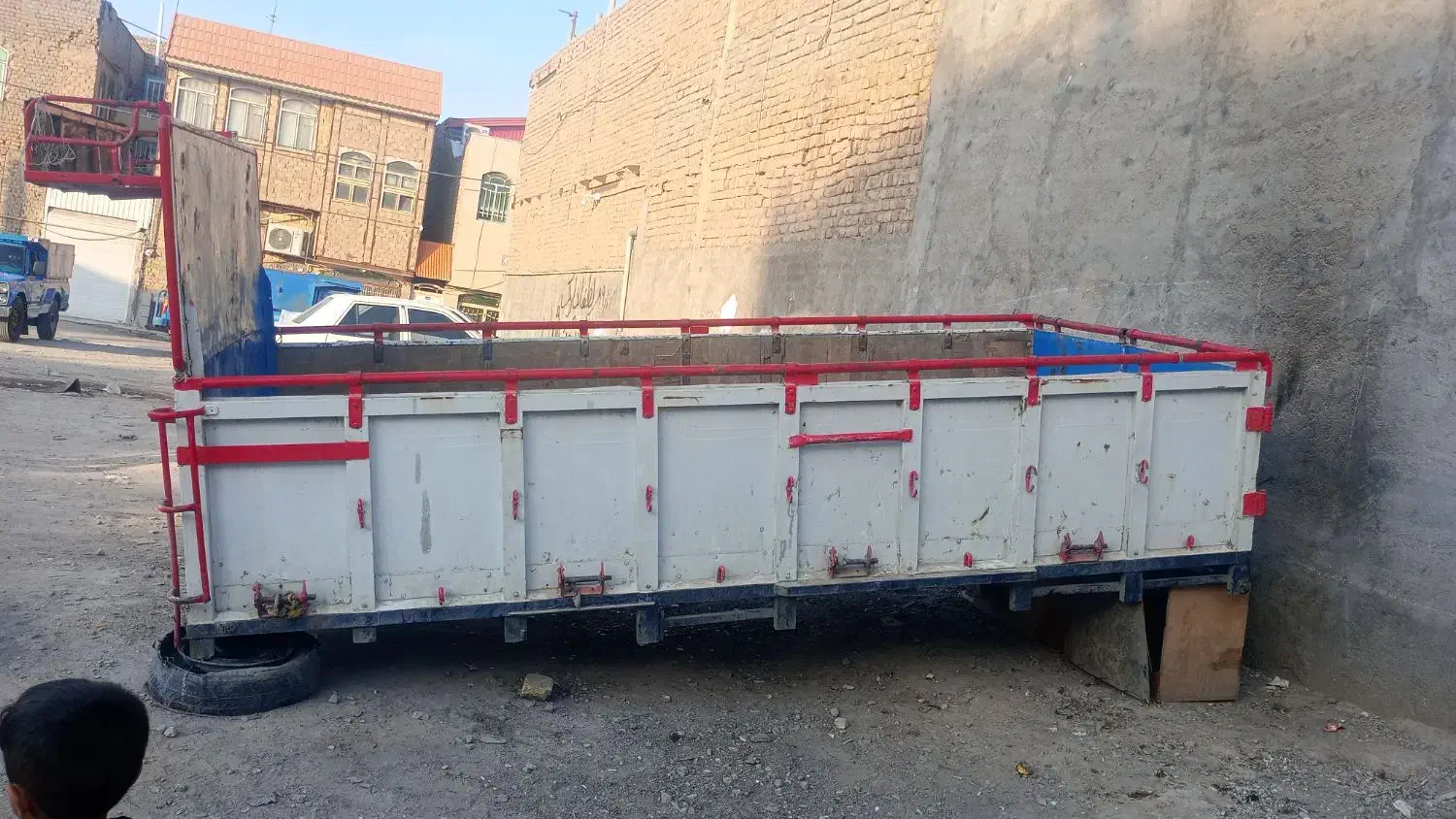 اتاق خاور|خودرو سنگین|قم, قلعه کامکار|دیوار