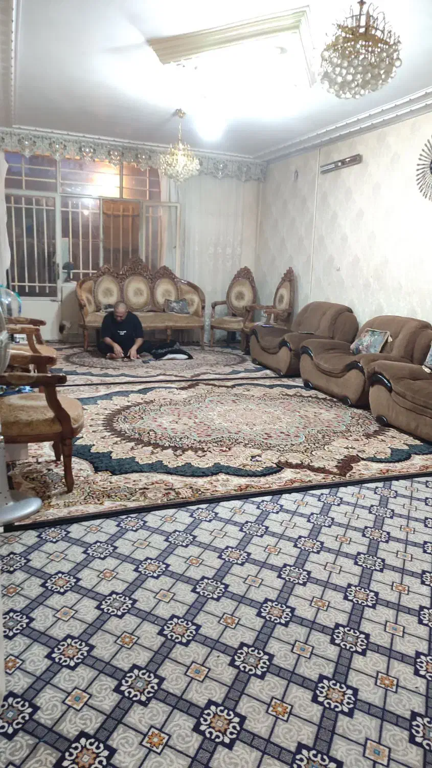 دو طبقه خیابان پرستار/5 خواب/202متر/جنوبی|فروش خانه و ویلا|شاهین‌شهر, شهرک گلدیس|دیوار