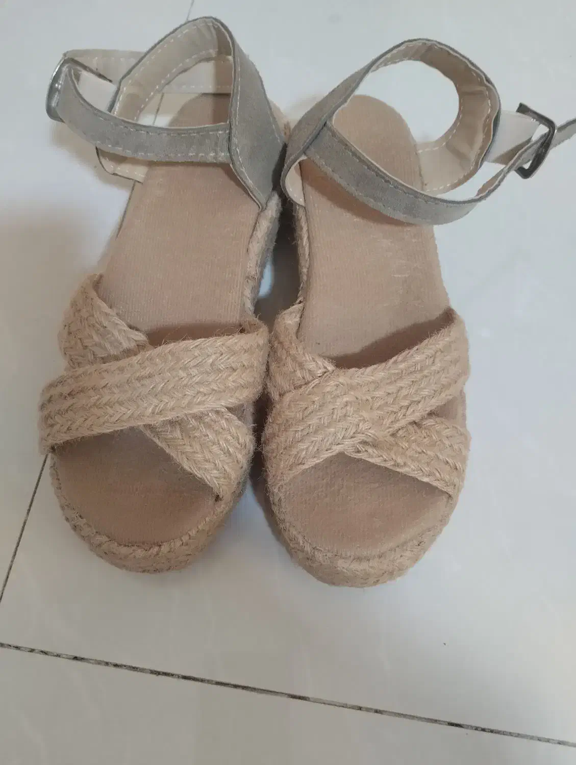 صندل کنفی سایز 38 درحد نو.|کیف، کفش، کمربند|بومهن, |دیوار