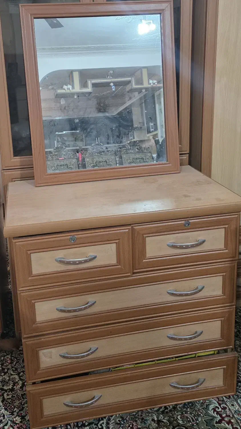 سرویس چوب شامل کمدلباسی،دراور،میزآرایشی وپادری|مبلمان خانگی و میز عسلی|زرند, |دیوار