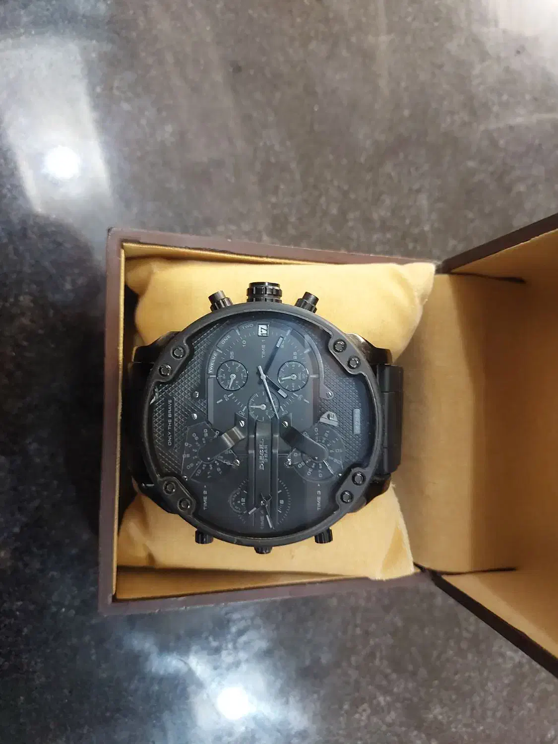 ساعت 7 موتور دیزل ژاپنی سنگین نوع بدون خط خش|ساعت|گنبد کاووس, |دیوار