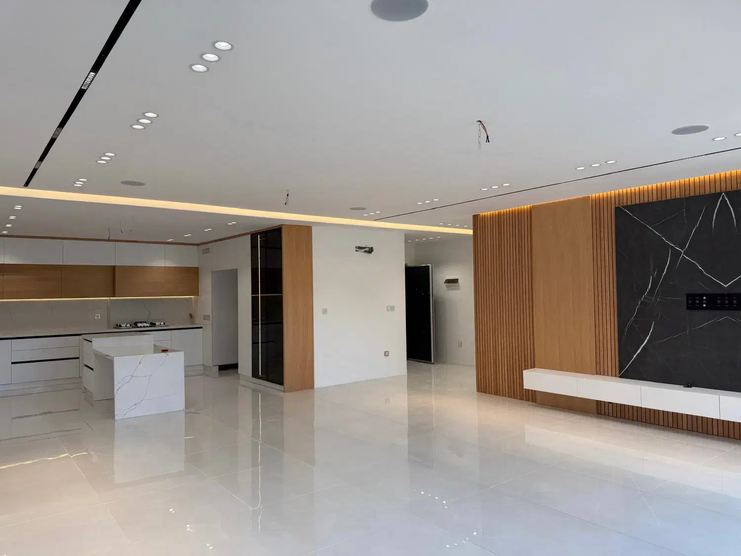 اپارتمان ۳ خواب بر بلوارجمهوری با چشم انداز شهر|فروش آپارتمان|شیراز, جمهوری|دیوار