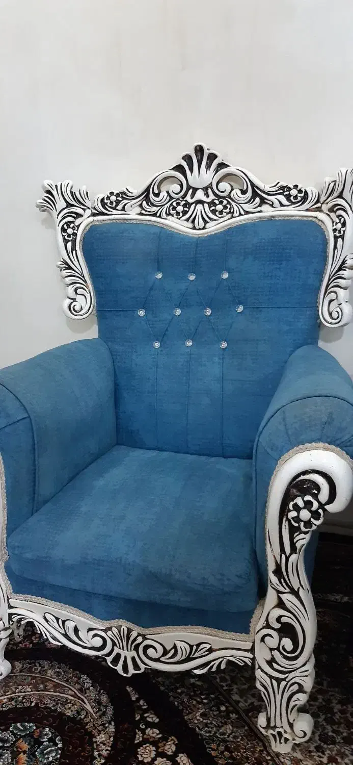 یک دست مبل در حد نو|مبلمان خانگی و میز عسلی|اراک, |دیوار