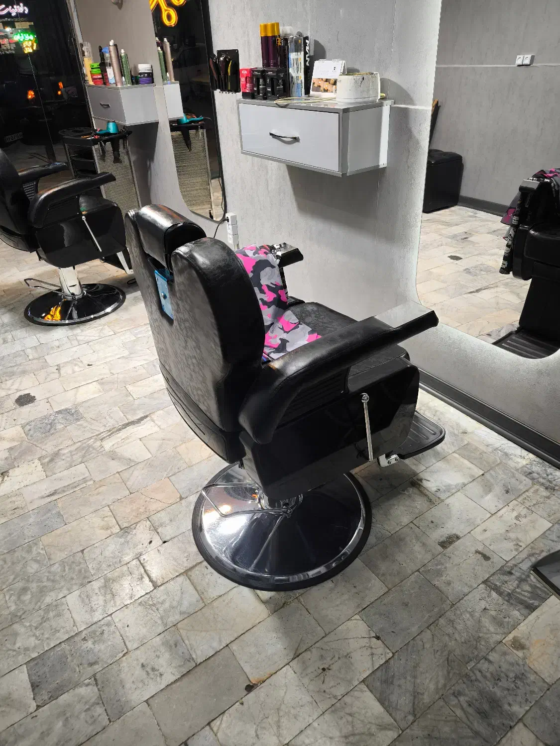 دو عدد صندلی آرایشگری وارداتی|آرایشگاه و سالن‌های زیبایی|ابهر, |دیوار