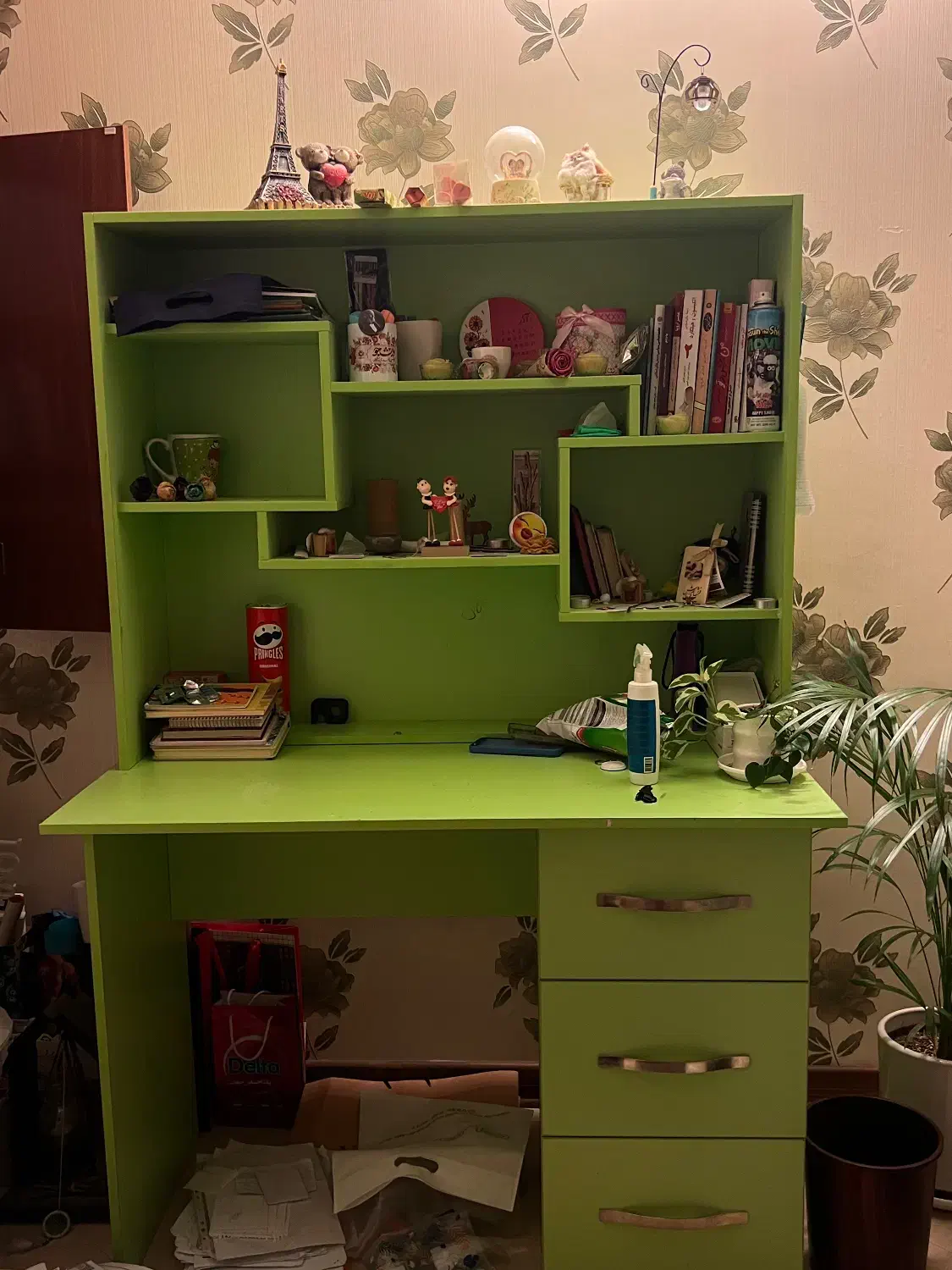 میز تحریر در حد نو|میز تحریر و کامپیوتر|کرمان, |دیوار