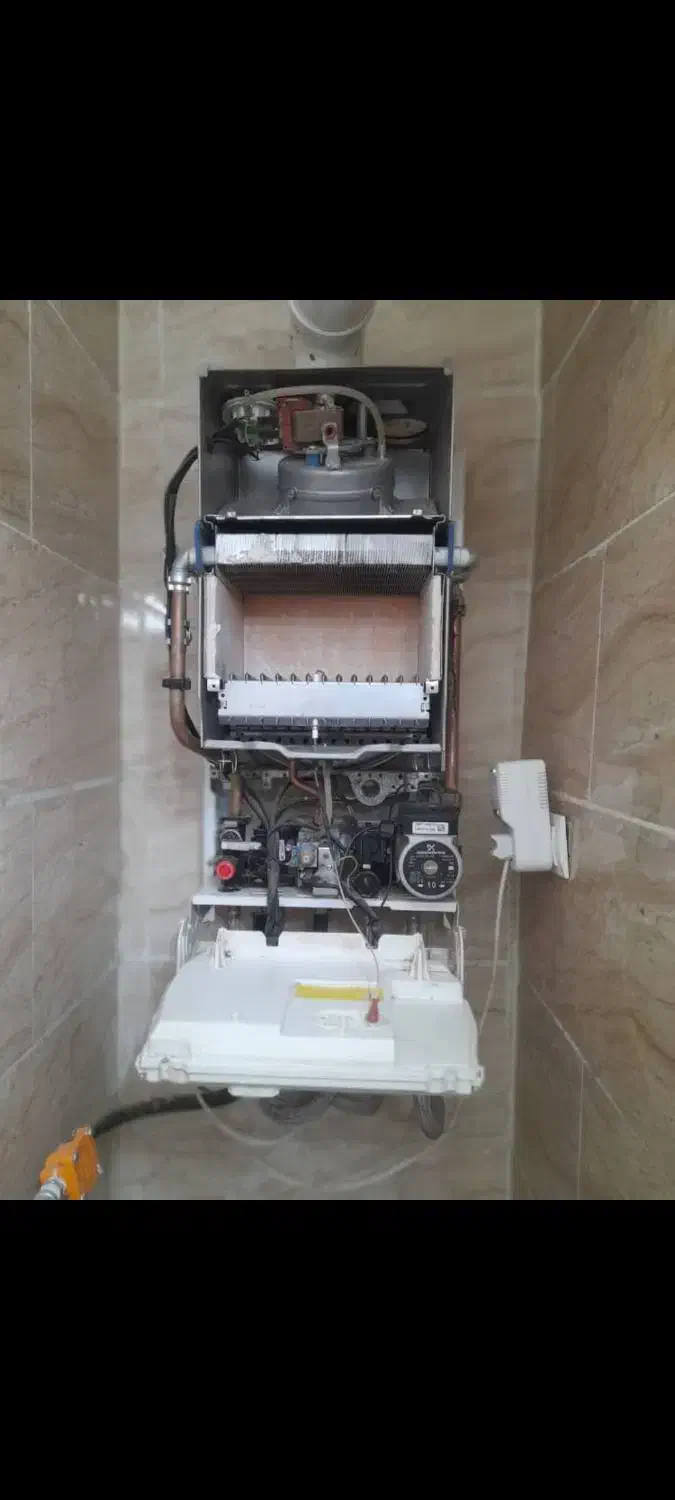 پکیج و آبگرمکن دیواری|خدمات پیشه و مهارت|شاهین‌شهر, نظامی|دیوار