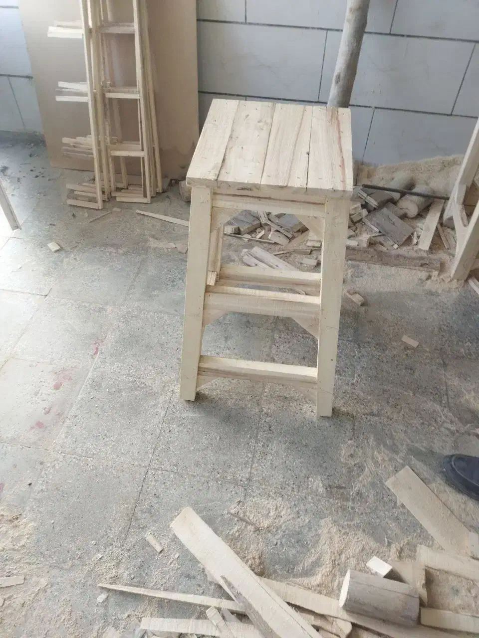 کرسی|صندلی و نیمکت|شیروان (خراسان), |دیوار