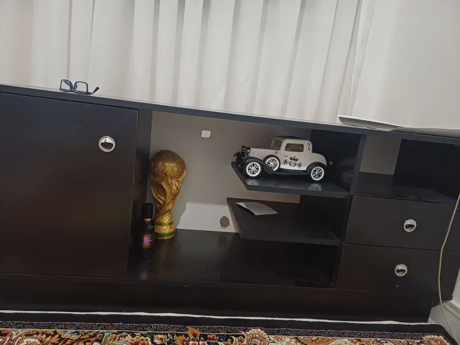 میز تلویزیون|میز تلویزیون|هشتگرد, هشتگرد قدیم|دیوار