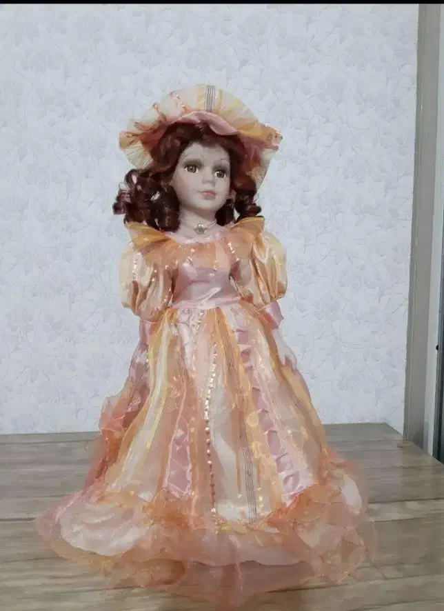 عروسک سرامیکی|اسباب‌بازی بچه|سنندج, |دیوار