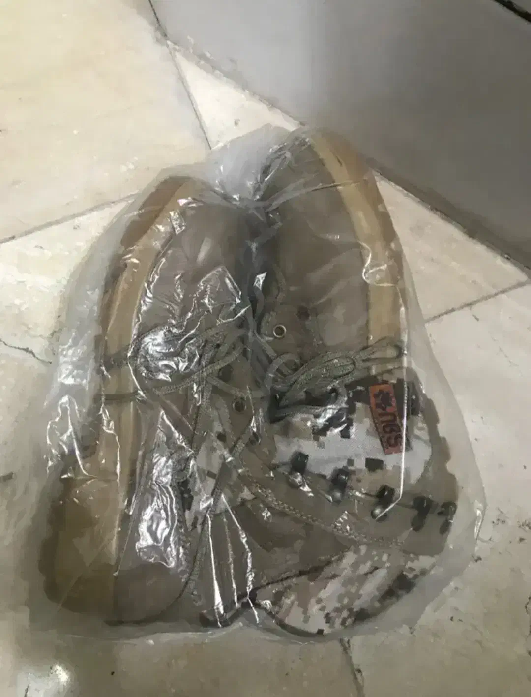 کلاه نظامی|کیف، کفش، کمربند|آبادان, |دیوار