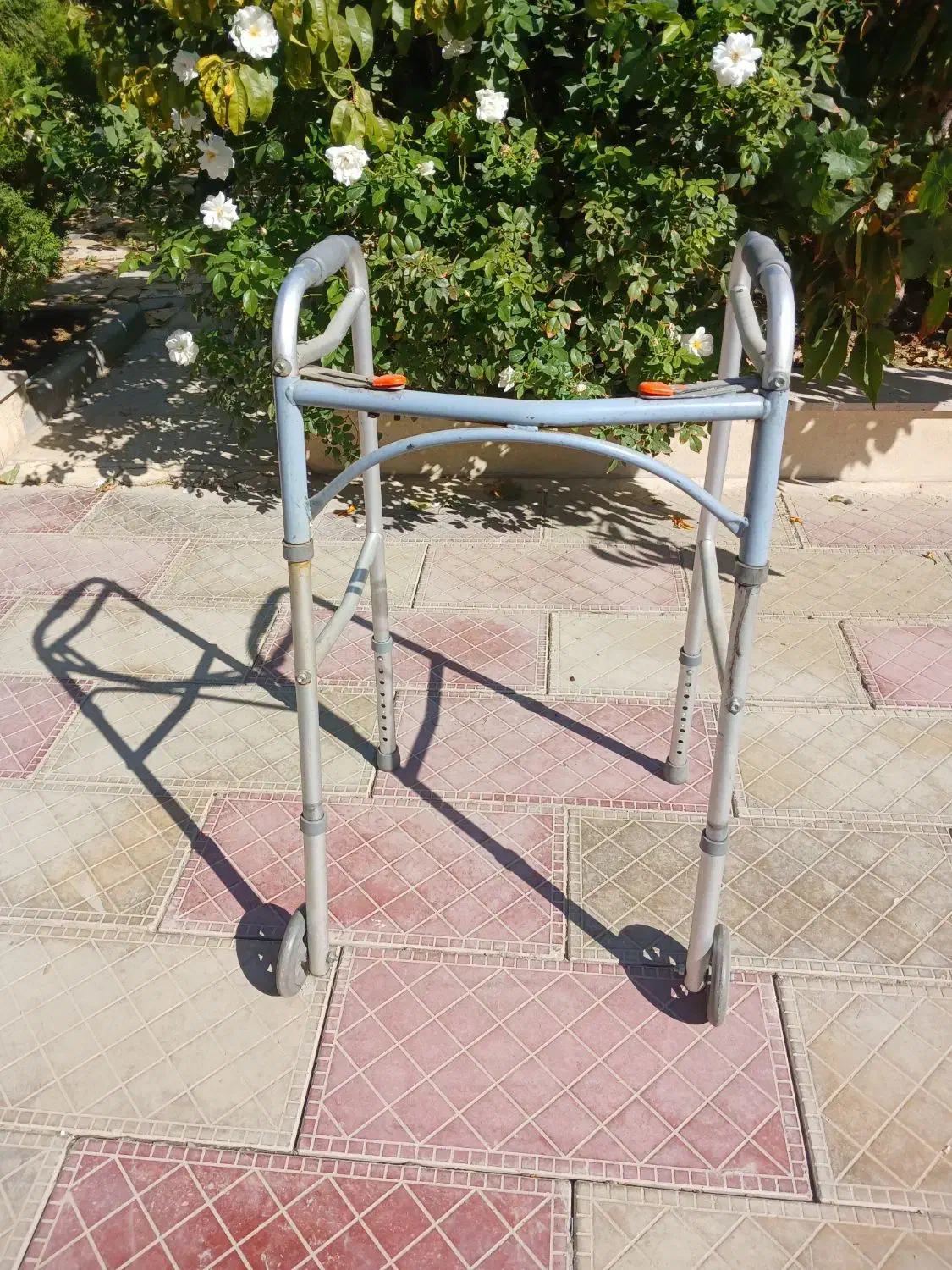 واکر چرخ دار وثابت .صندلی حمام .عصا|آرایشی، بهداشتی، درمانی|ملارد, |دیوار