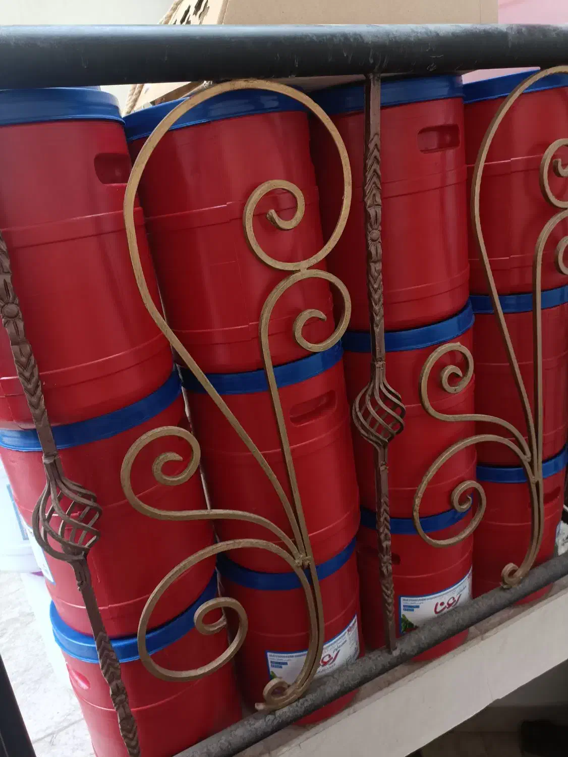 دبه 8 کیلویی|ظروف نگهدارنده، پلاستیکی، یک‌بارمصرف|مشهد, چهارچشمه|دیوار