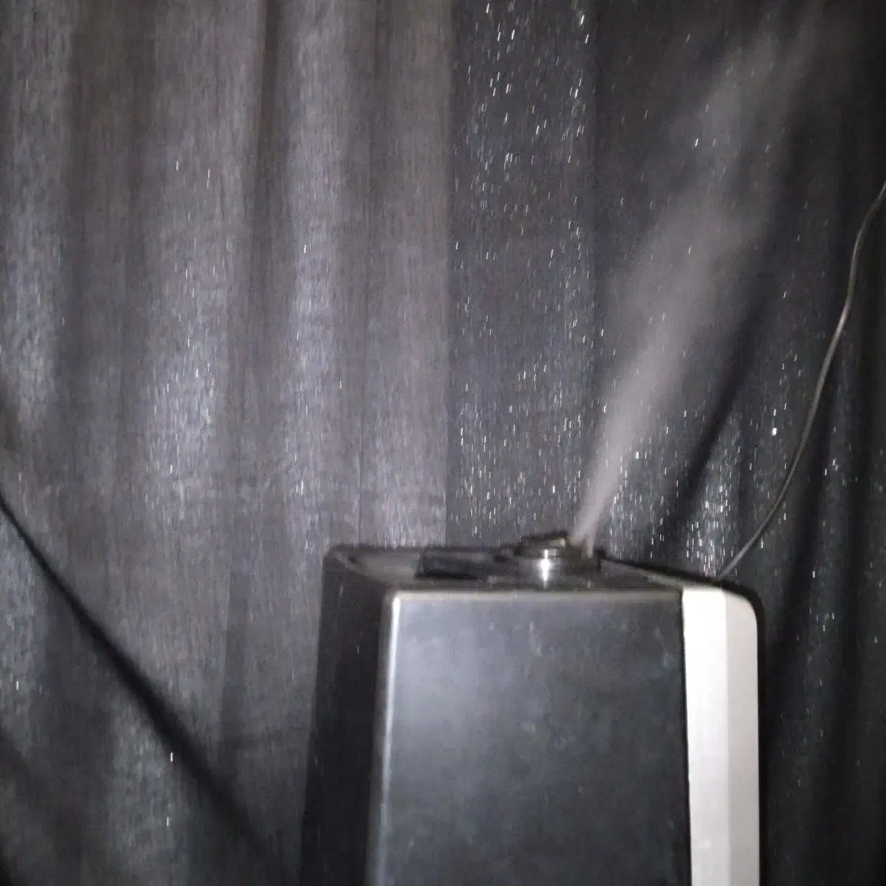 بخور سرد|پنکه و تصفیه‌کنندهٔ هوا|قم, حکمت شمالی|دیوار