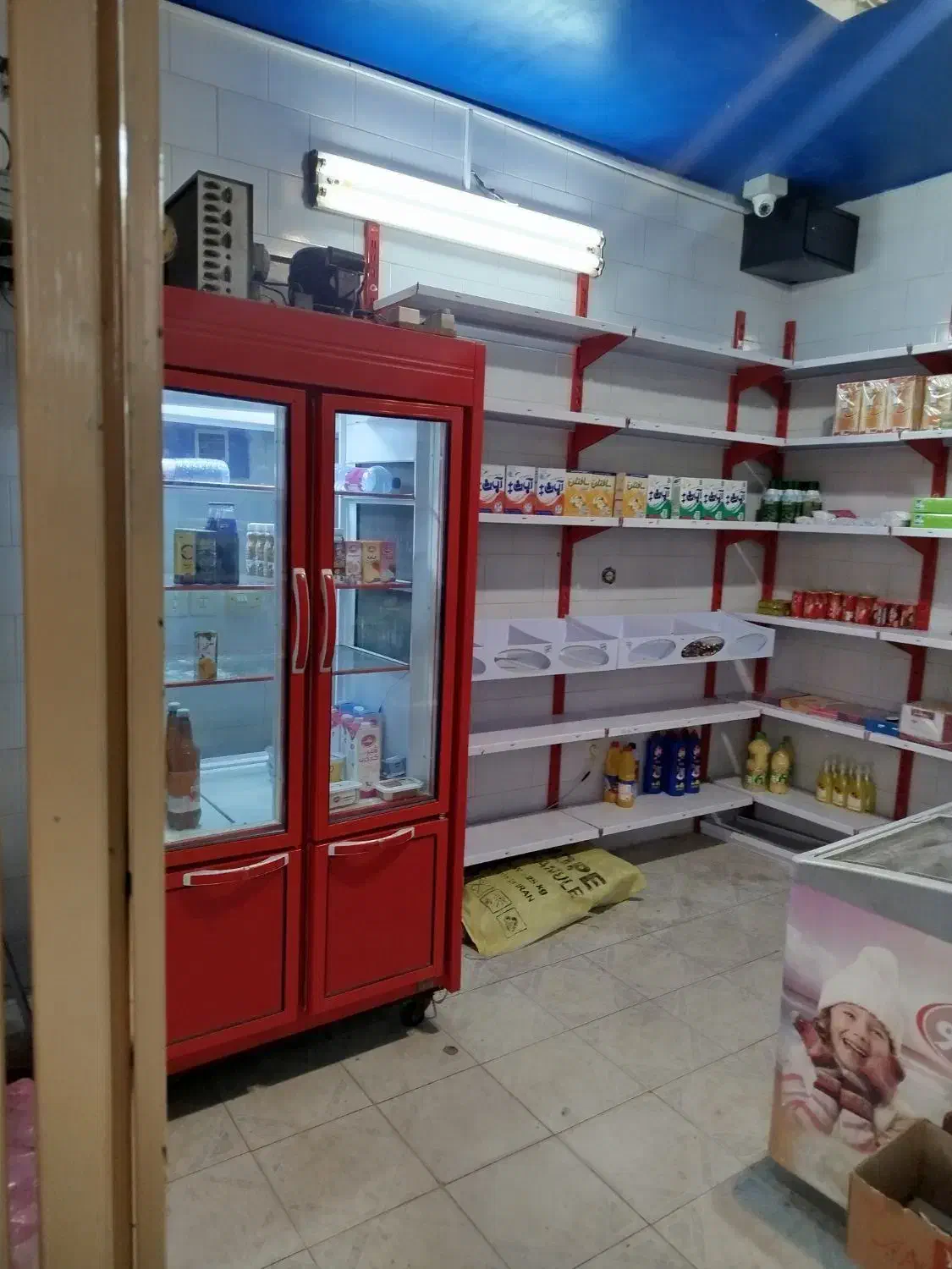 اجاره مغازه|اجارهٔ مغازه و غرفه|فولادشهر, B4|دیوار