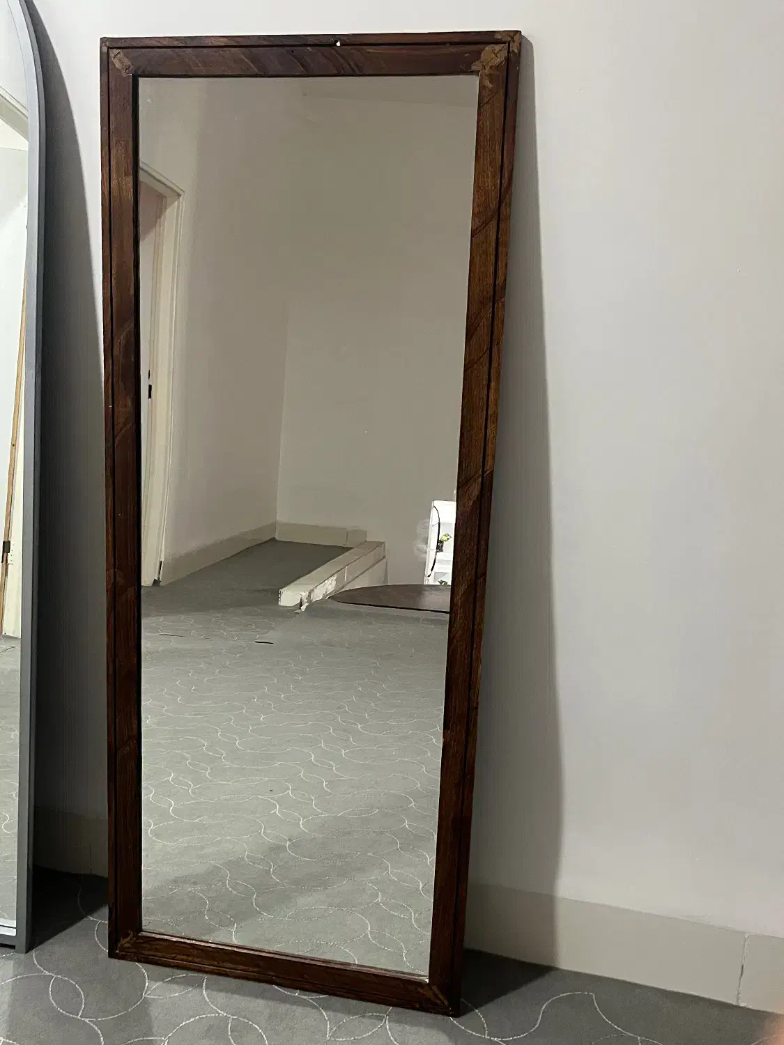 اینه|آینه|بندر دیر, |دیوار