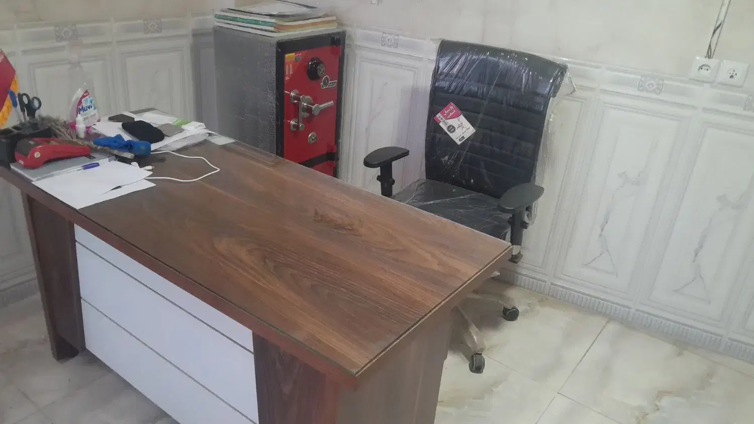 فروش وسایل دفتر  درحدصفر|دفتر کار|قصابه, |دیوار