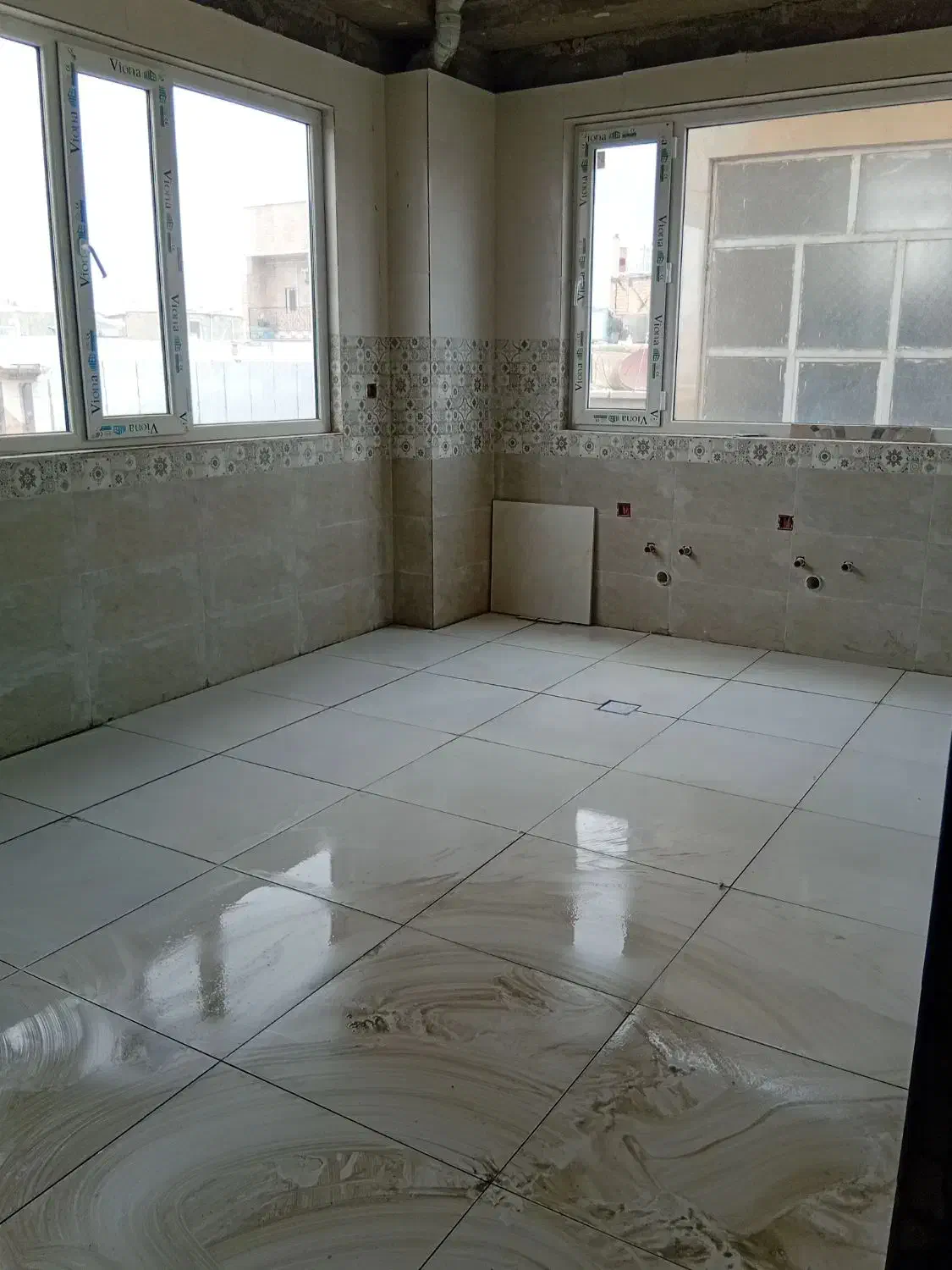 کاشی سنگ سرامیک سیمان کاری دیوار چینی وطاق زنی|خدمات پیشه و مهارت|هرسین, |دیوار