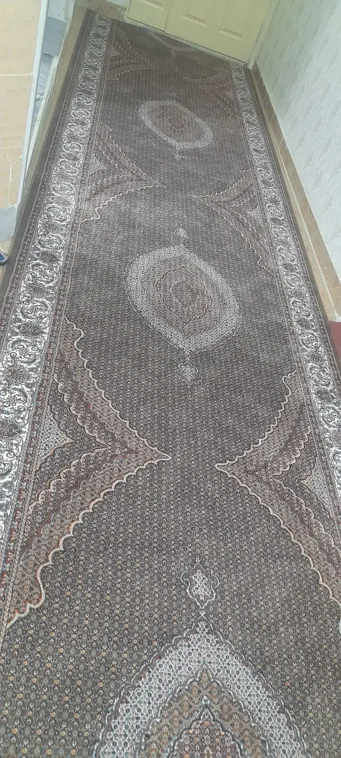 فرش ماشینی طرح ماهی رنگ موشی نو استفاده نشده،|فرش|شبستر, |دیوار