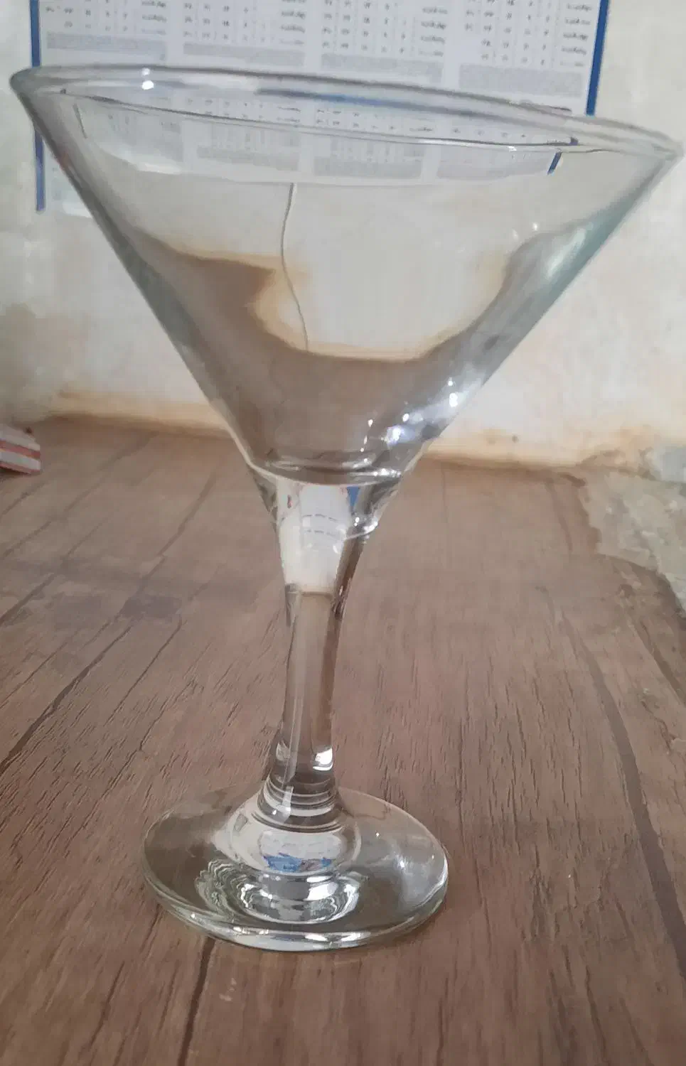 بستی خوری پایه دار|ظروف سرو و پذیرایی|هشتگرد, هشتگرد قدیم|دیوار