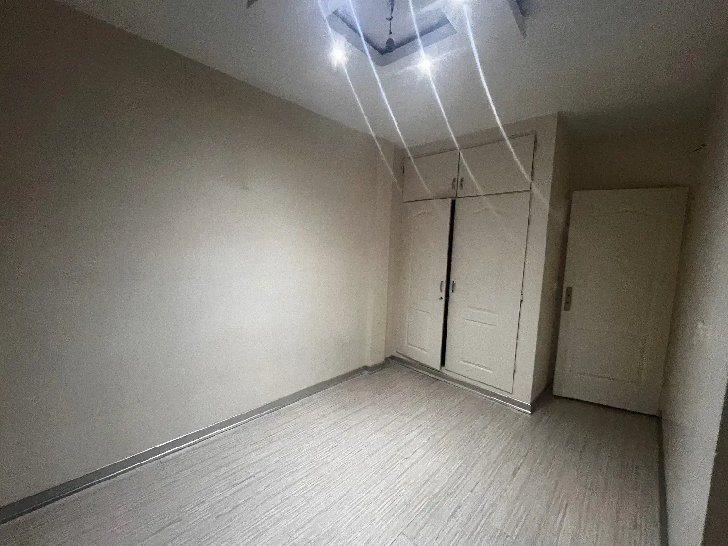 ۷۷ متری ۲ خوابه تک واحدی