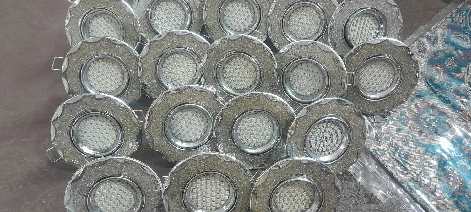 فرام و لامپ اس ام دی ۱۷ عدد|لامپ و چراغ|یزد, |دیوار