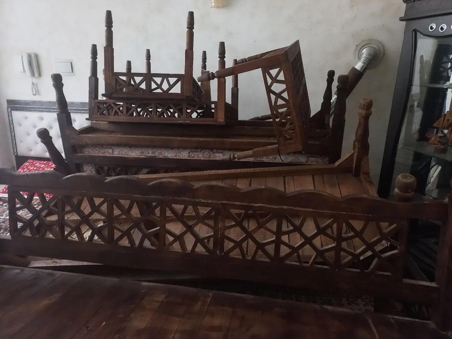 میزنیمکت چوبی قهوه خانه|صندلی و نیمکت|تبریز, |دیوار