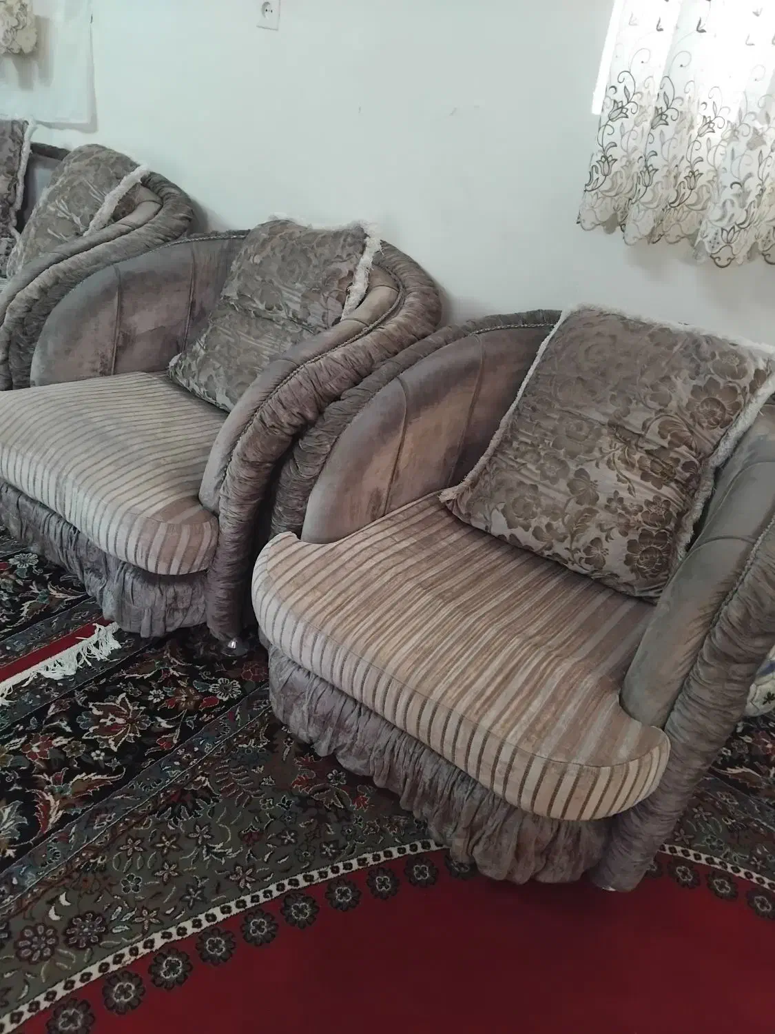 مبل تمیز و نرم. راحتی|مبلمان خانگی و میز عسلی|تربت جام, شاد|دیوار