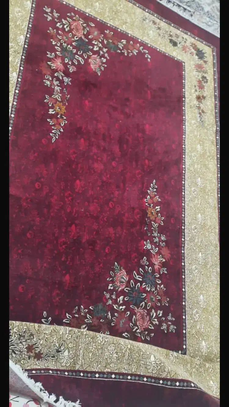 فرش لاکی|فرش|ری, علایین|دیوار