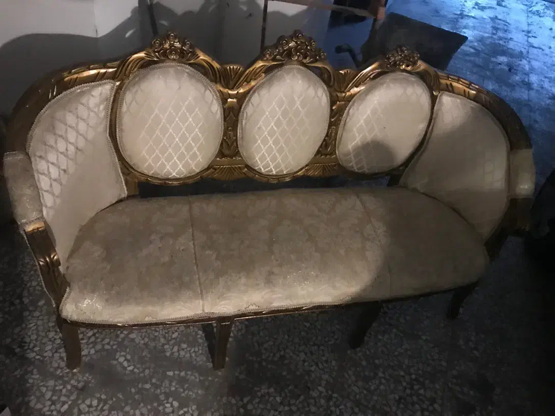 مبل چوپ گردو کار کرد سالم فروشی فوری سه نفره|مبلمان خانگی و میز عسلی|سلمانشهر, |دیوار