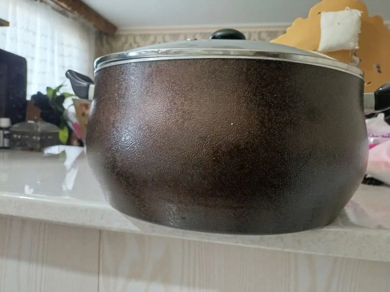 قابلمه تفلون کویریزد|ظروف پخت‌وپز|گلبهار, شهر جدید گلبهار|دیوار