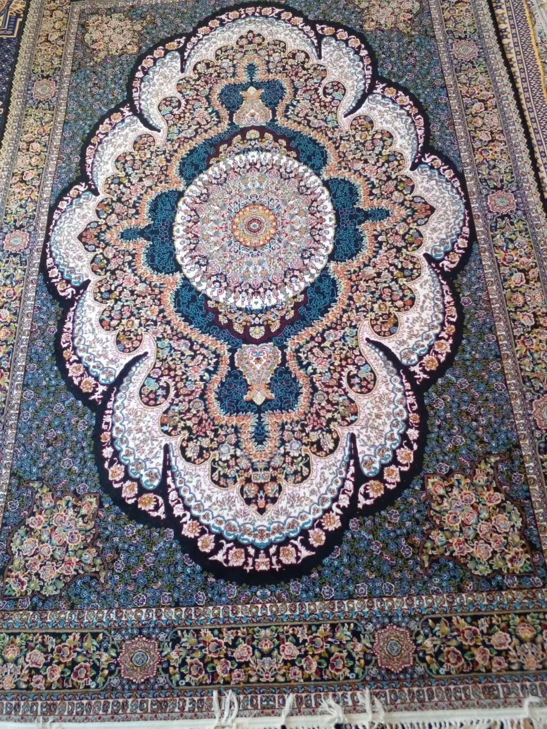 فرش درحدنوتخفیف پایه معامله|فرش|زنجان, |دیوار