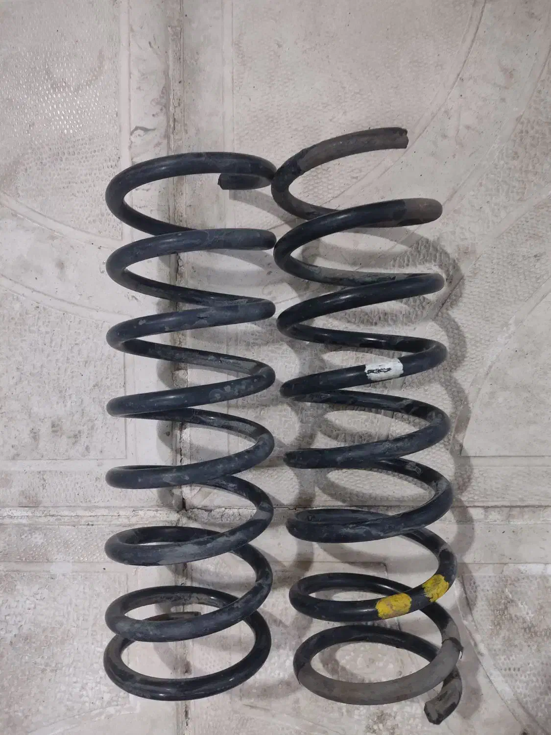 کمک عقب پراید و دوعدد فنرلول|قطعات یدکی و لوازم جانبی|مشهد, بهمن|دیوار