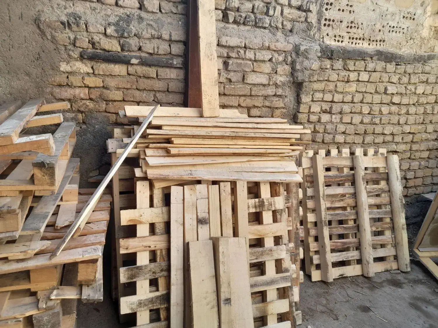 خرید وفروش انواع چوب و پالت چوبی|عمده‌فروشی|مشهد, شهید آوینی|دیوار