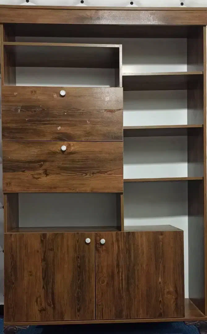 کتابخونه خیلی تمیز|کتابخانه، شلف، قفسههای دیواری|امیدیه, |دیوار