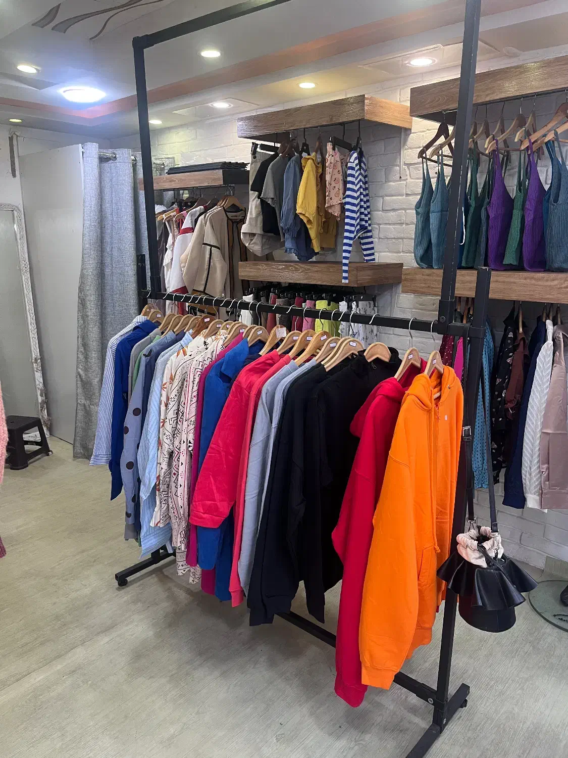 فروش پوشاک|حراج|رشت, منظریه|دیوار