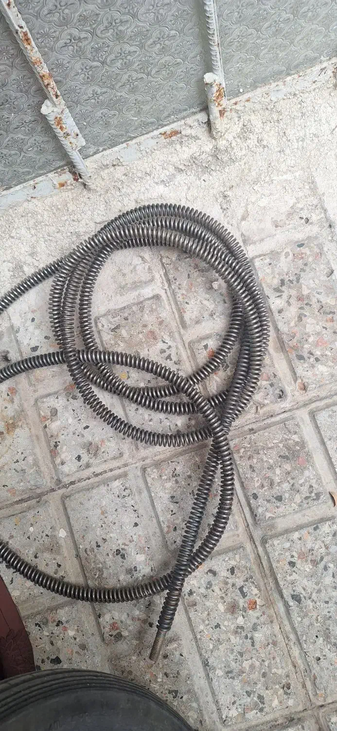 فنر فاضلاب|لوازم نظافت|مشهد, کارگران|دیوار