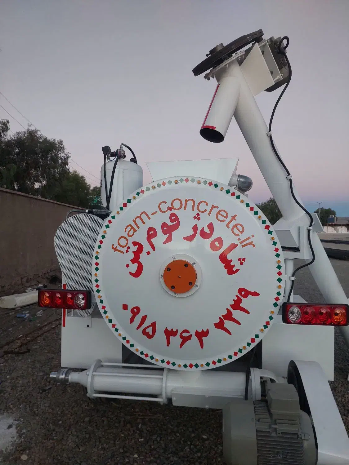 اجرای فوم بتن با دستگاه پیشرفته فوم بتن B1|مصالح و تجهیزات ساختمان|بیرجند, |دیوار