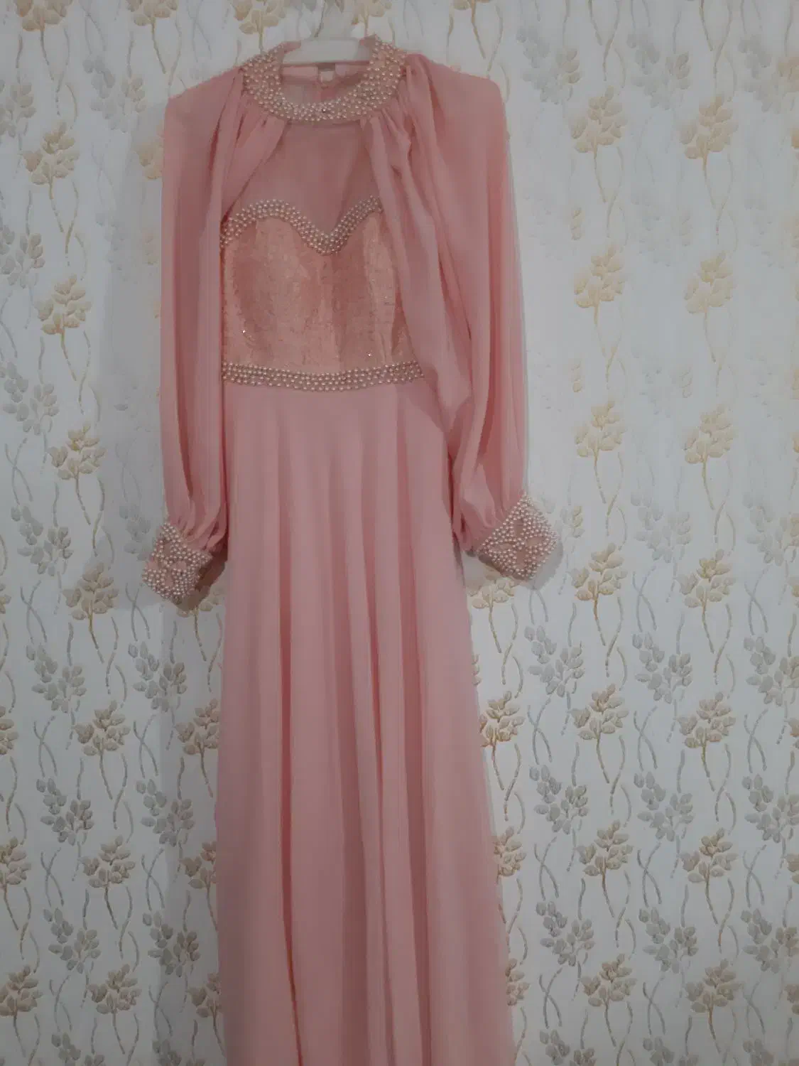 لباس مجلسی|لباس|الشتر, |دیوار