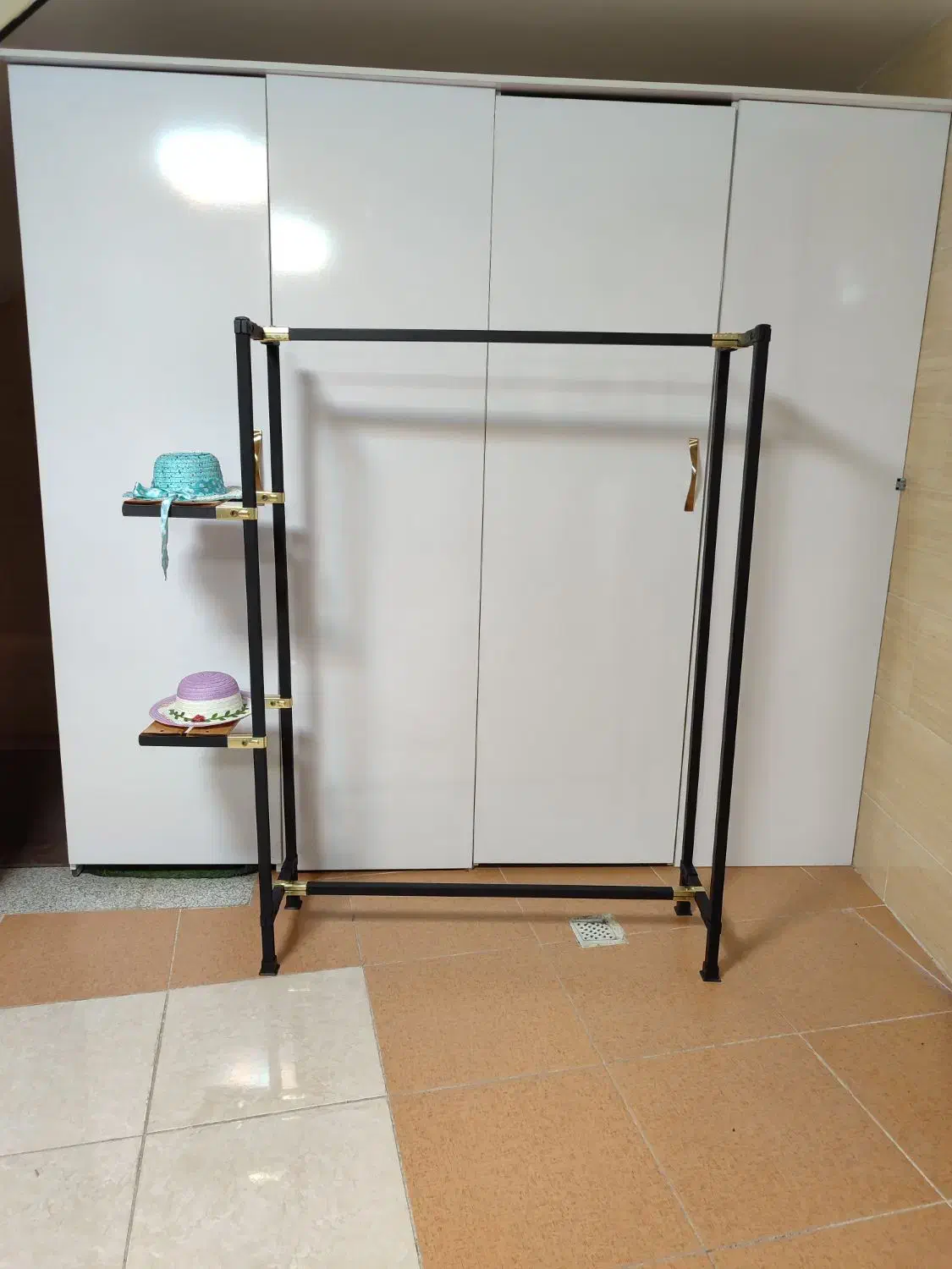 رگال لباس|بندرخت و رختآویز|سمیرم, |دیوار