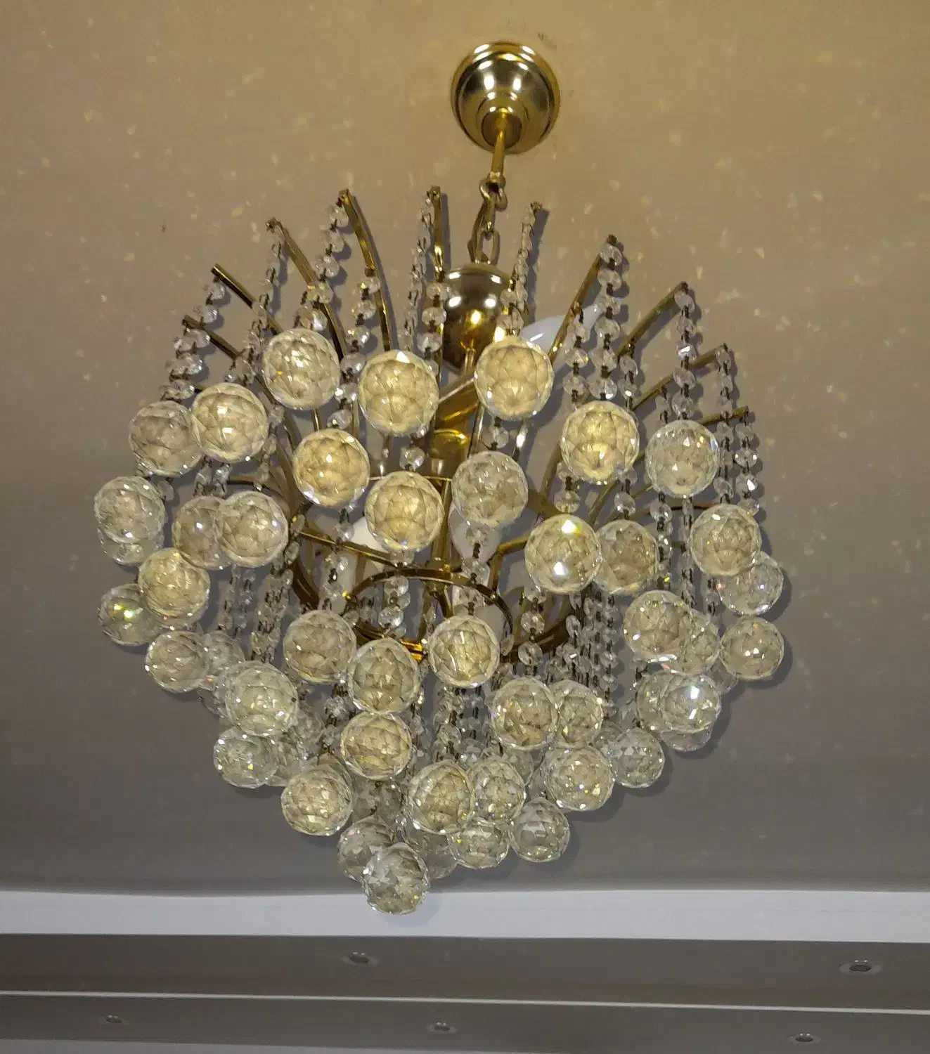 لوستر بدنه برنج|لوستر و چراغ آویز|اصفهان, جلالیه|دیوار