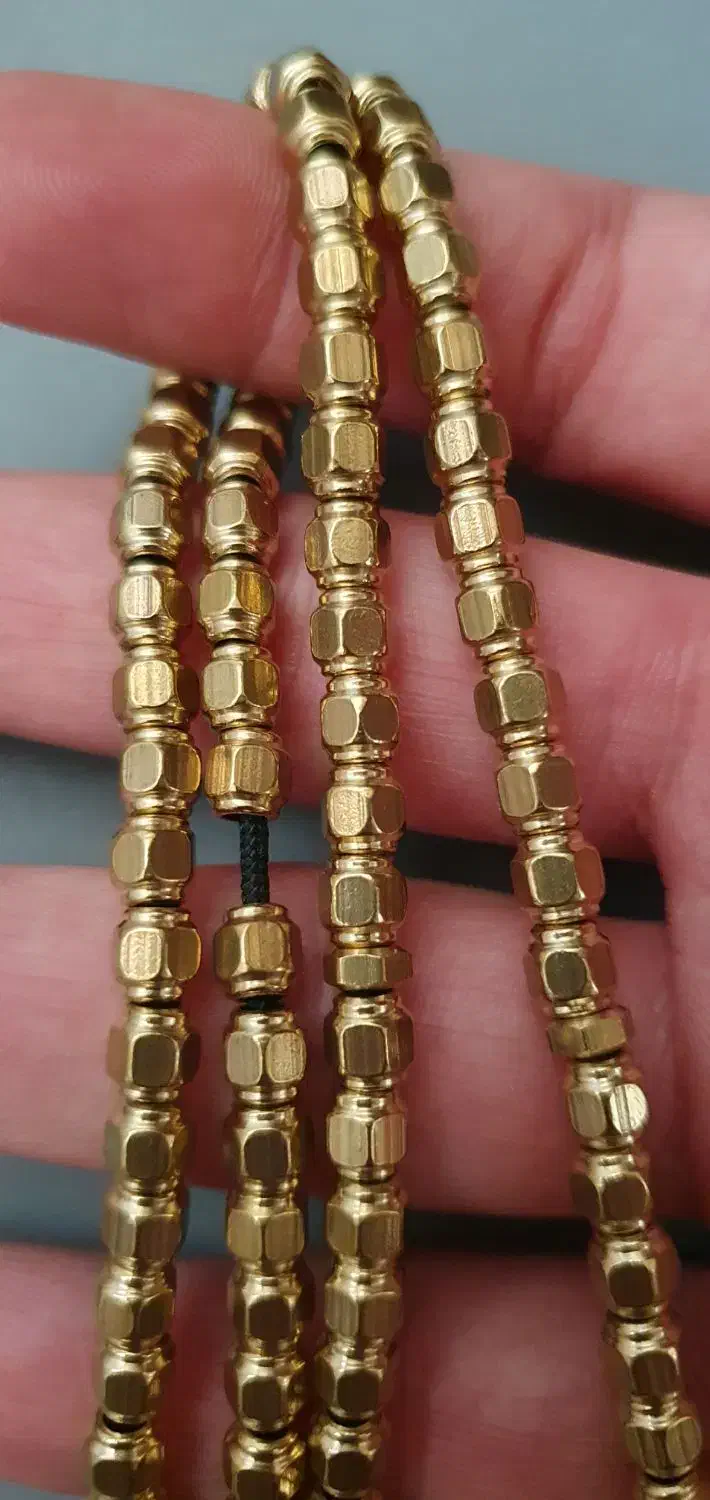 تسبیح فلز برنجی طلایی ۱۰۱دانه رنگ ثابت شش وجهی|بدلیجات|تهران, فلسطین (میدان انقلاب)|دیوار