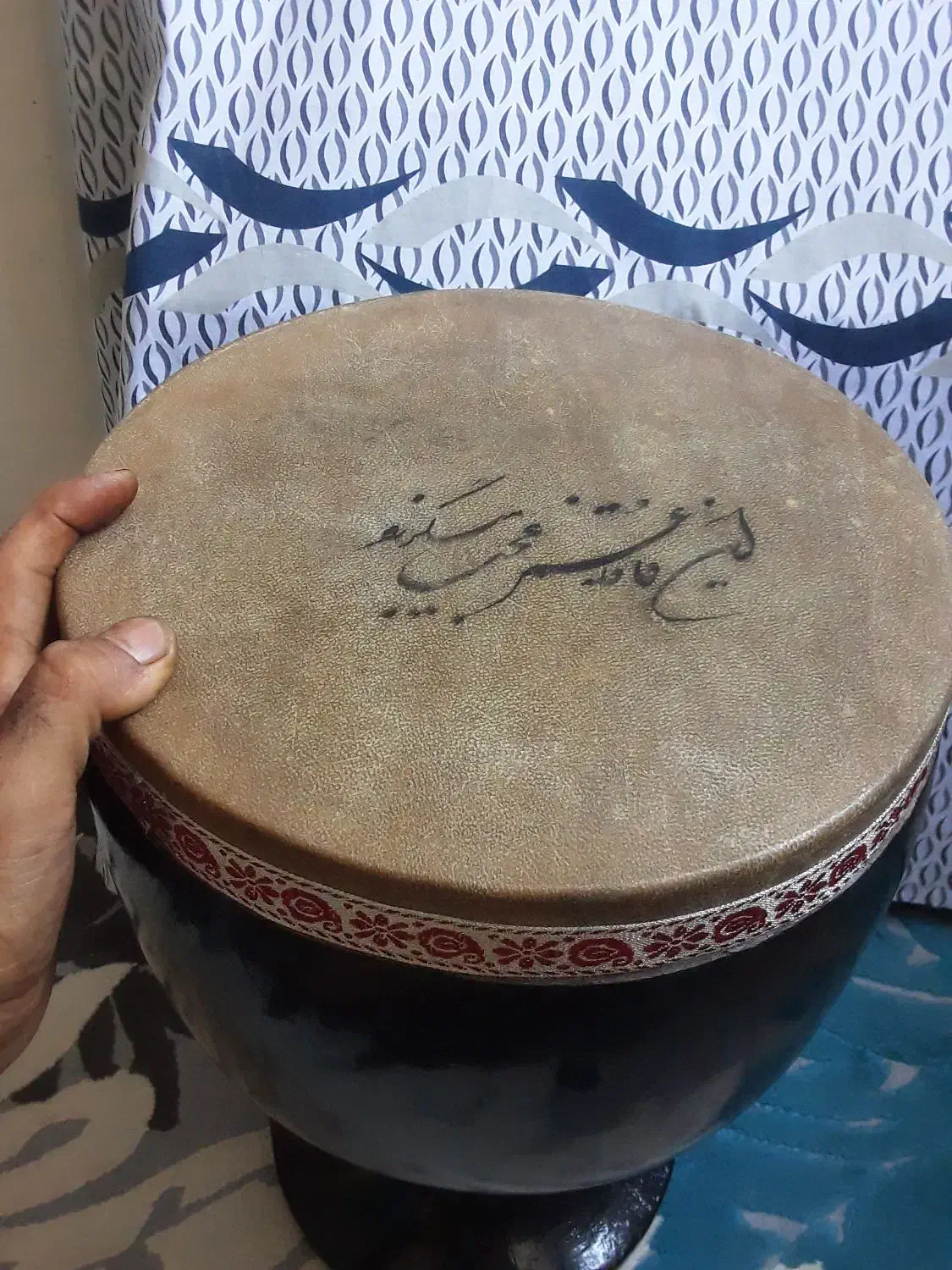 تنبک دهنه ۲۸|سازهای سنتی|الوند, |دیوار